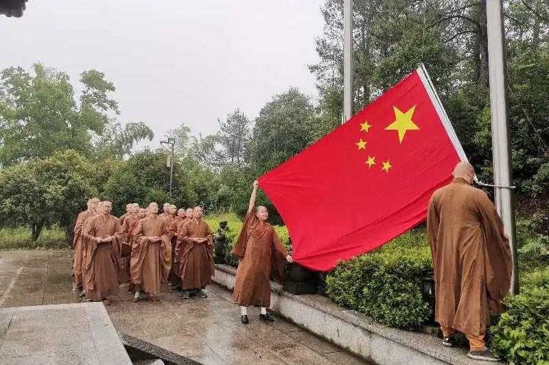 僵尸吃怪物
