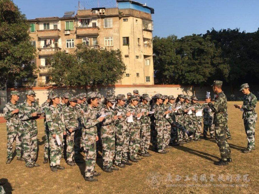书香伴随音乐 原来生活可以这样过 “春日来信”弦乐五重奏烛光音乐会在馨香书坊举办