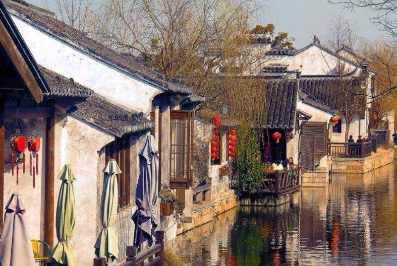 李永群主动投案接受审查调查