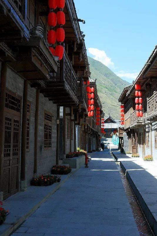 魏忠贤人称“九千九百岁”，却斗不过17岁的崇祯，这是为何？
